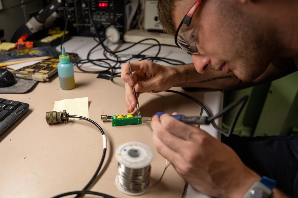 Electronics maintenance aboard USS Cole